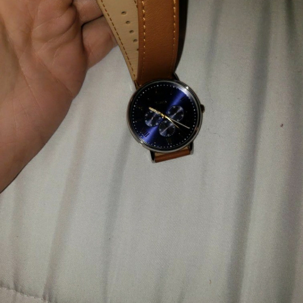 Watch - Picture 2 of 4